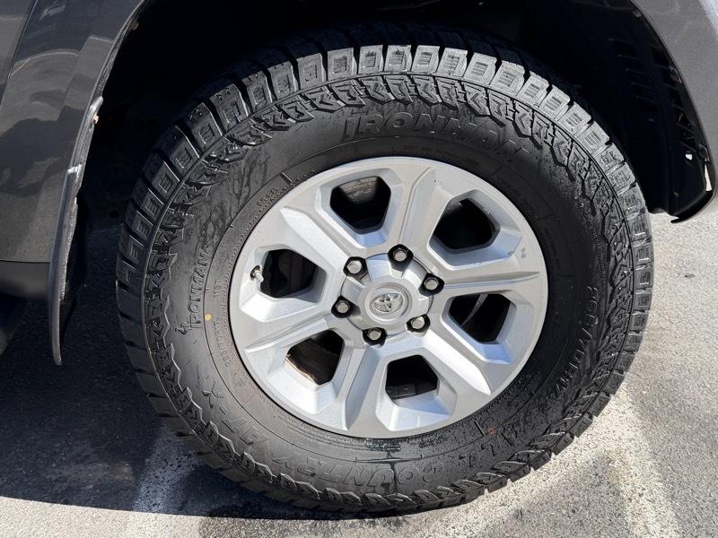 Toyota 4Runner SR5 4WD 2020