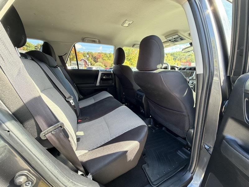 Toyota 4Runner SR5 4WD 2020