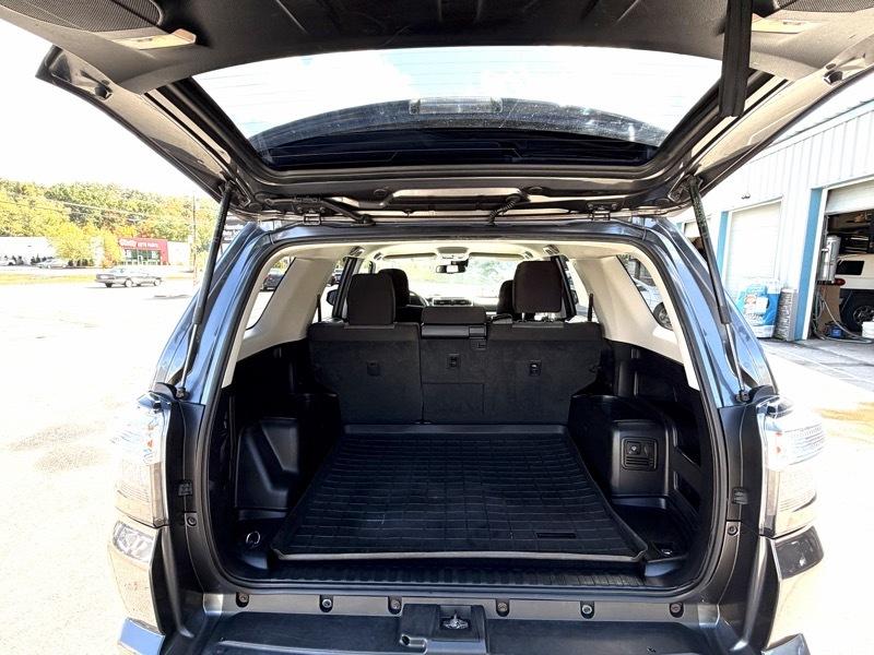 Toyota 4Runner SR5 4WD 2020