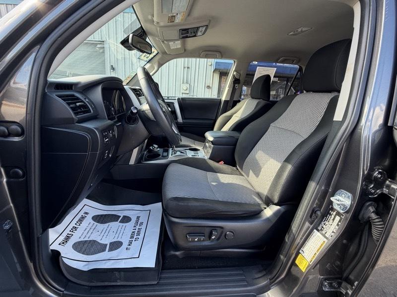 Toyota 4Runner SR5 4WD 2020
