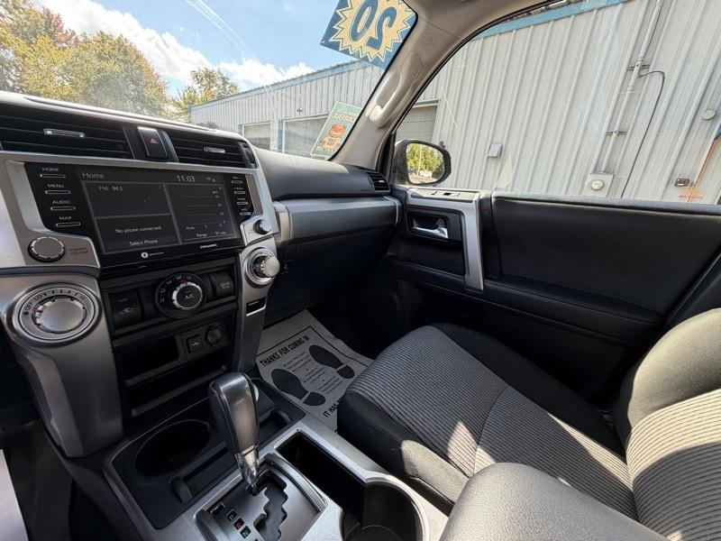 Toyota 4Runner SR5 4WD 2020