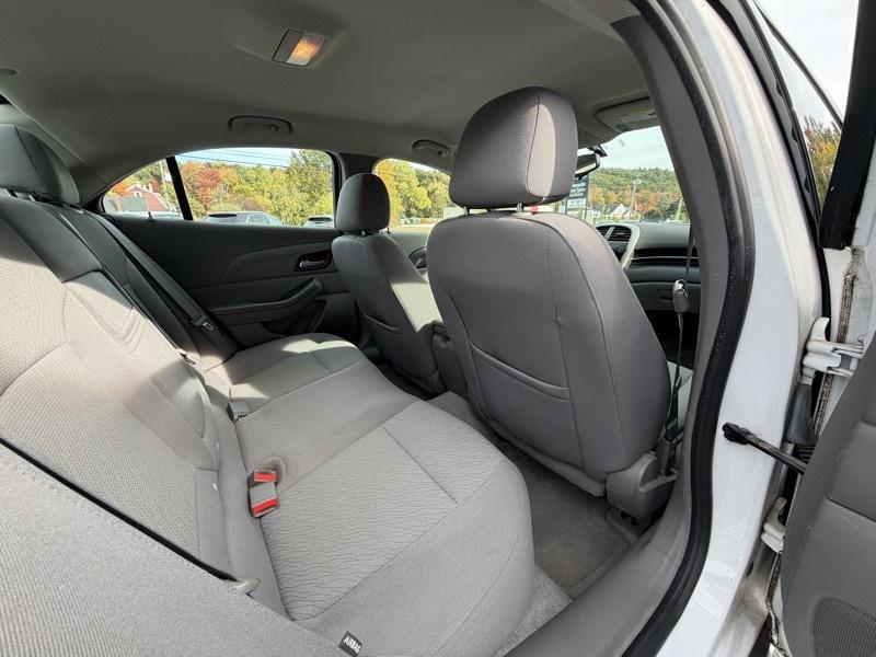 Chevrolet Malibu LS 2013