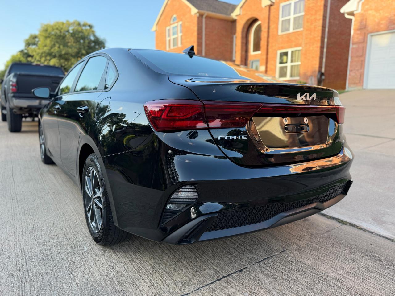 2024 Kia Forte LXS - Photo 7
