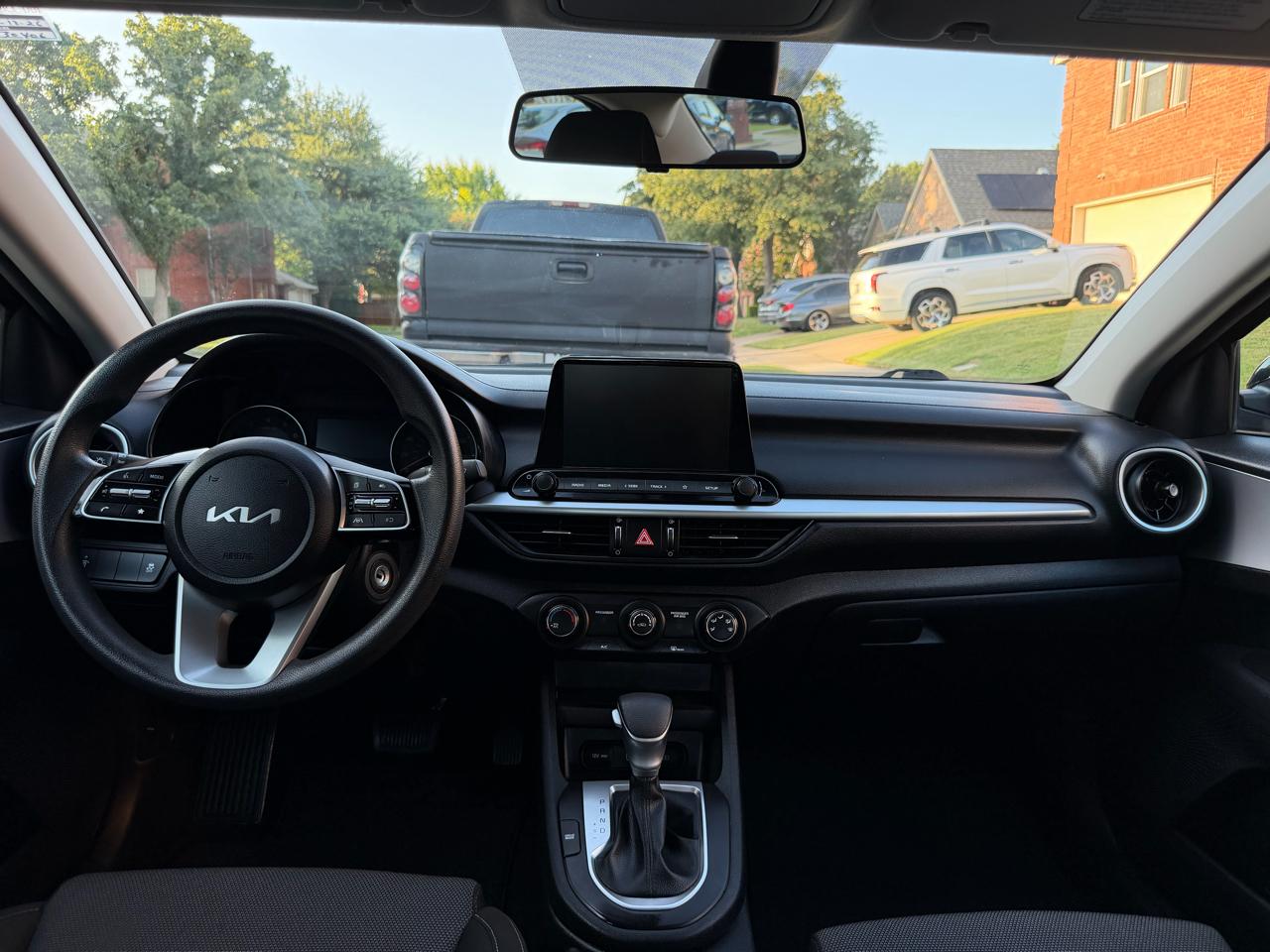 2024 Kia Forte LXS - Photo 10