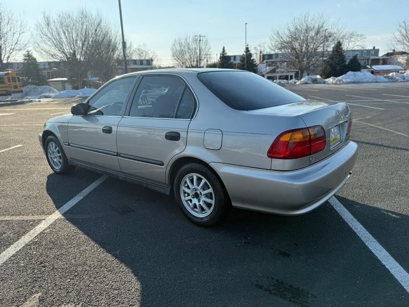 Honda Civic LX sedan 2000