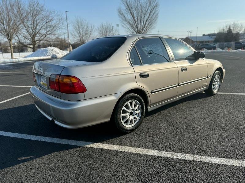 Honda Civic LX sedan 2000