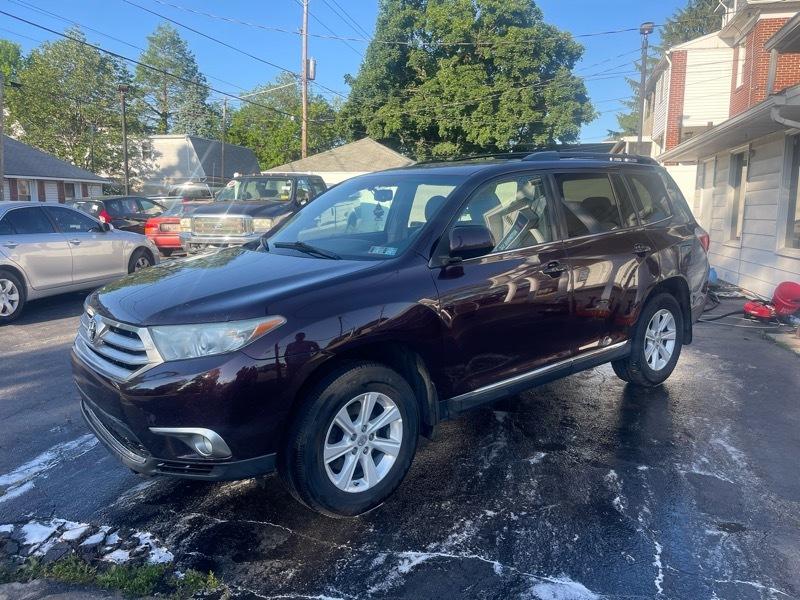 Toyota Highlander Base 4WD 2012
