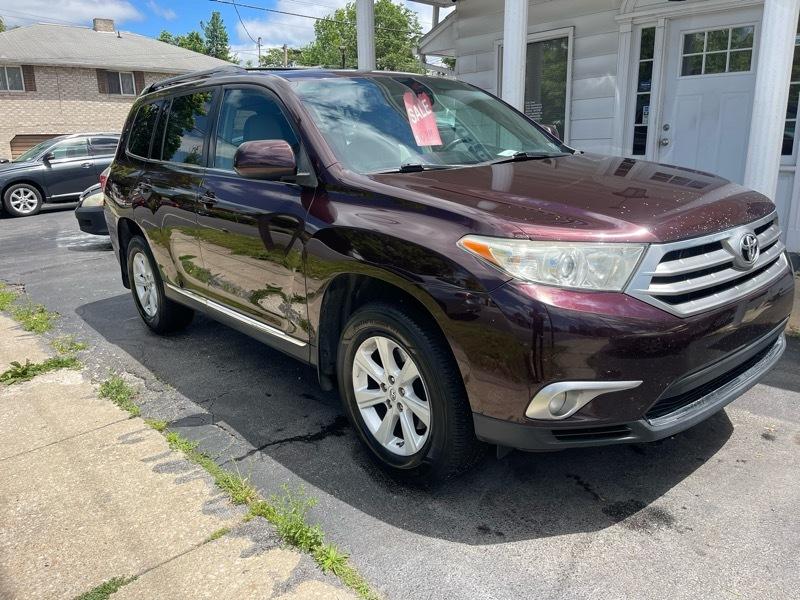 Toyota Highlander Base 4WD 2012