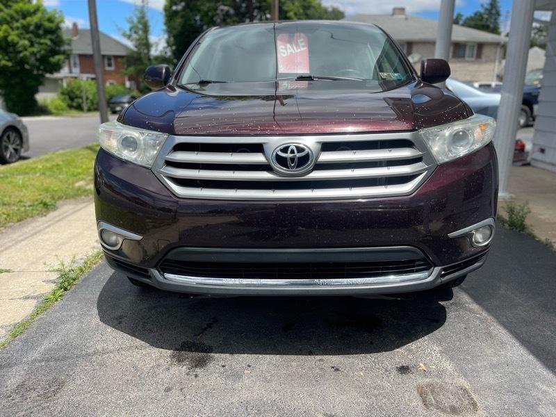 Toyota Highlander Base 4WD 2012