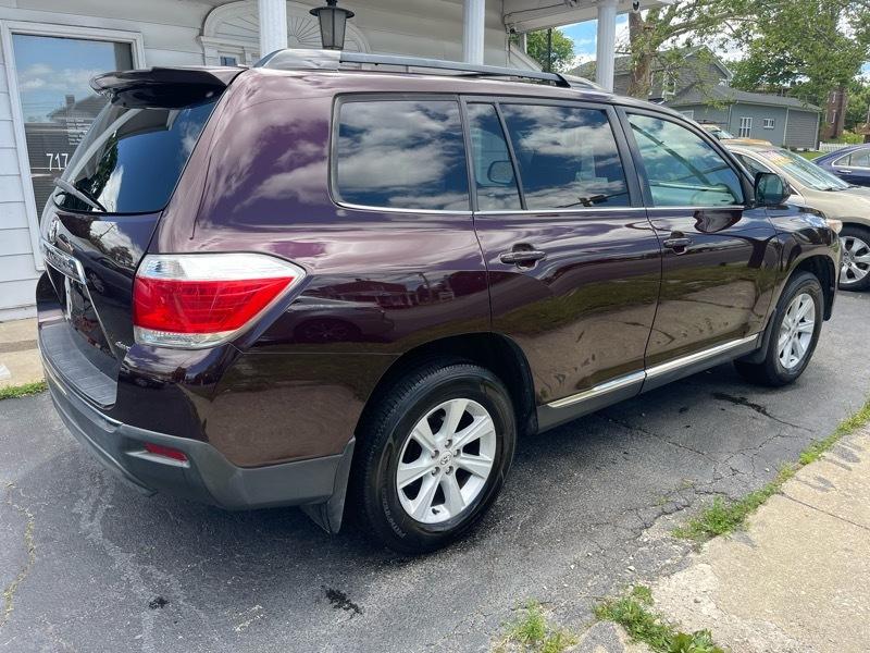 Toyota Highlander Base 4WD 2012