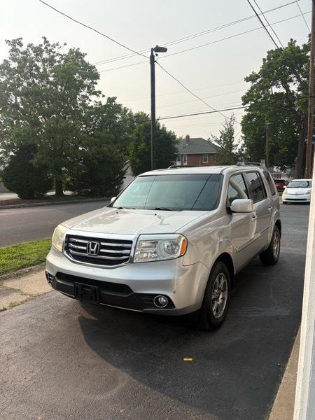 Honda Pilot Touring 4WD 5-Spd AT with DVD 2012