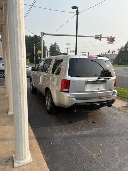 Honda Pilot Touring 4WD 5-Spd AT with DVD 2012