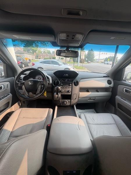 Honda Pilot Touring 4WD 5-Spd AT with DVD 2012