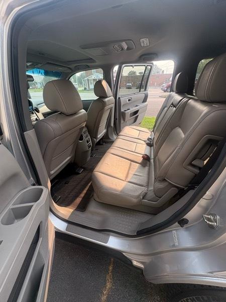 Honda Pilot Touring 4WD 5-Spd AT with DVD 2012