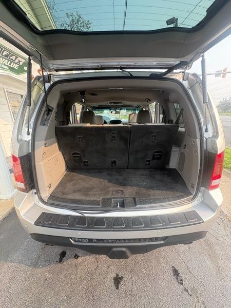 Honda Pilot Touring 4WD 5-Spd AT with DVD 2012
