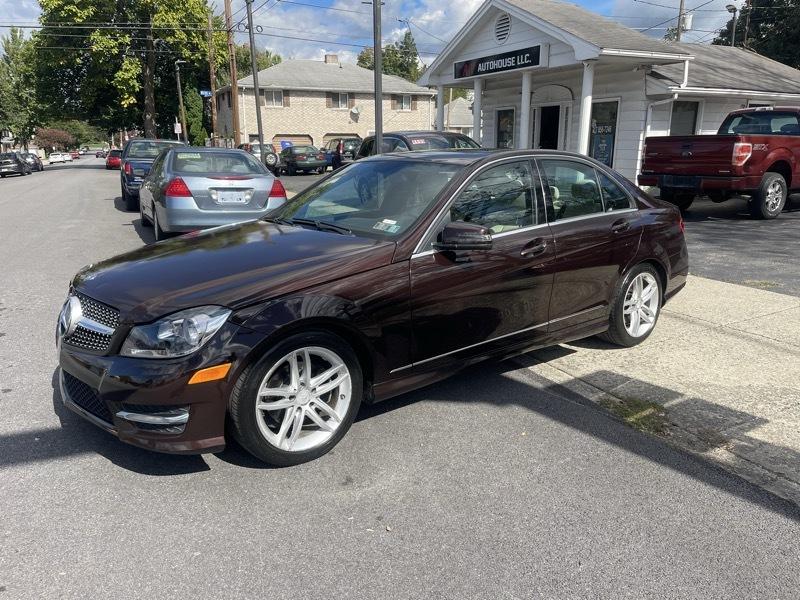 Mercedes-Benz C-Class C300 4MATIC Luxury Sedan 2012