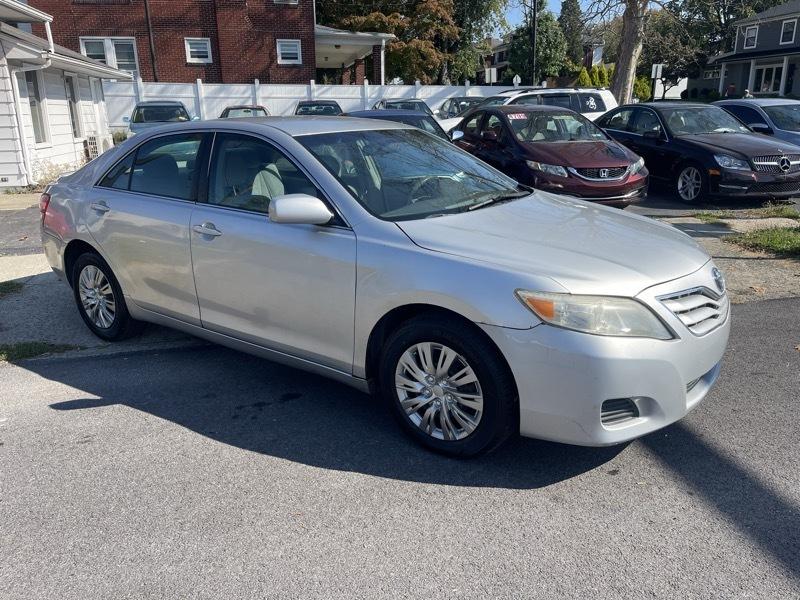 Toyota Camry Base 6-Spd AT 2011
