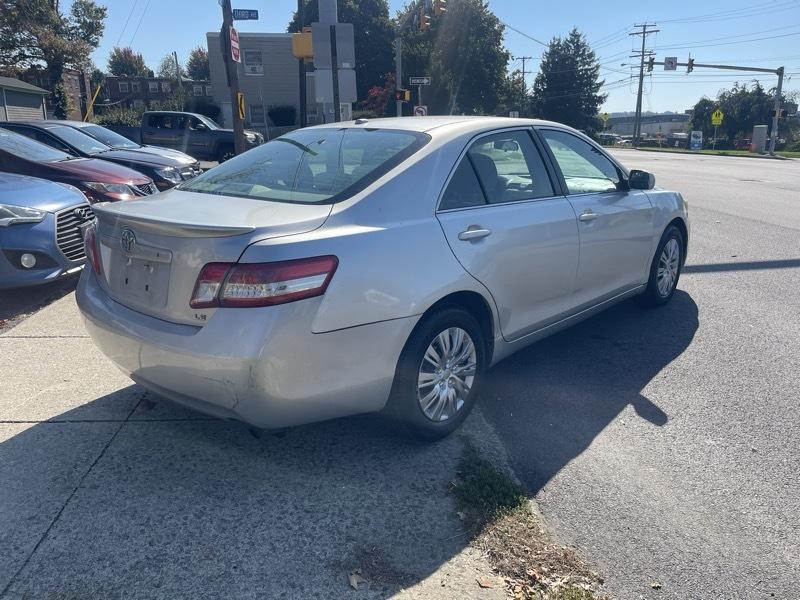Toyota Camry Base 6-Spd AT 2011
