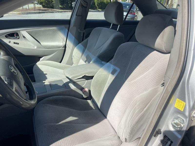 Toyota Camry Base 6-Spd AT 2011