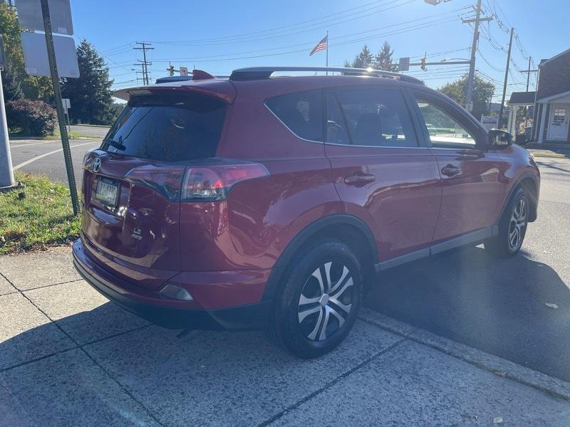 Toyota RAV4 LE AWD 2017