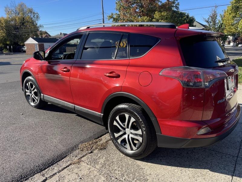 Toyota RAV4 LE AWD 2017