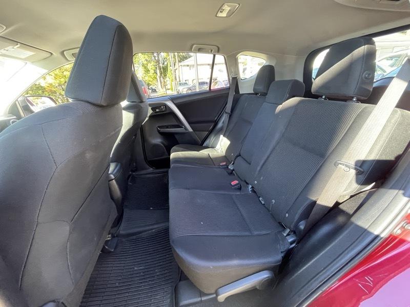Toyota RAV4 LE AWD 2017