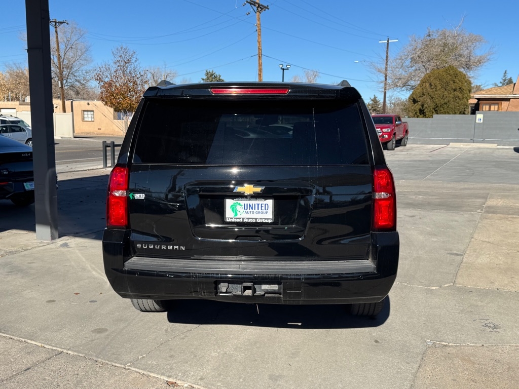 Chevrolet Suburban LT 4WD 2017
