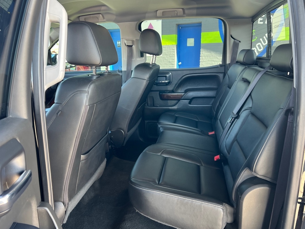 GMC Sierra 1500 SLT Crew Cab Short Box 4WD 2016 GMC Sierra 1500 SLT Crew Cab Short Box 4WD 2016