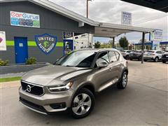 2022 Volvo XC40  2022 Volvo XC40