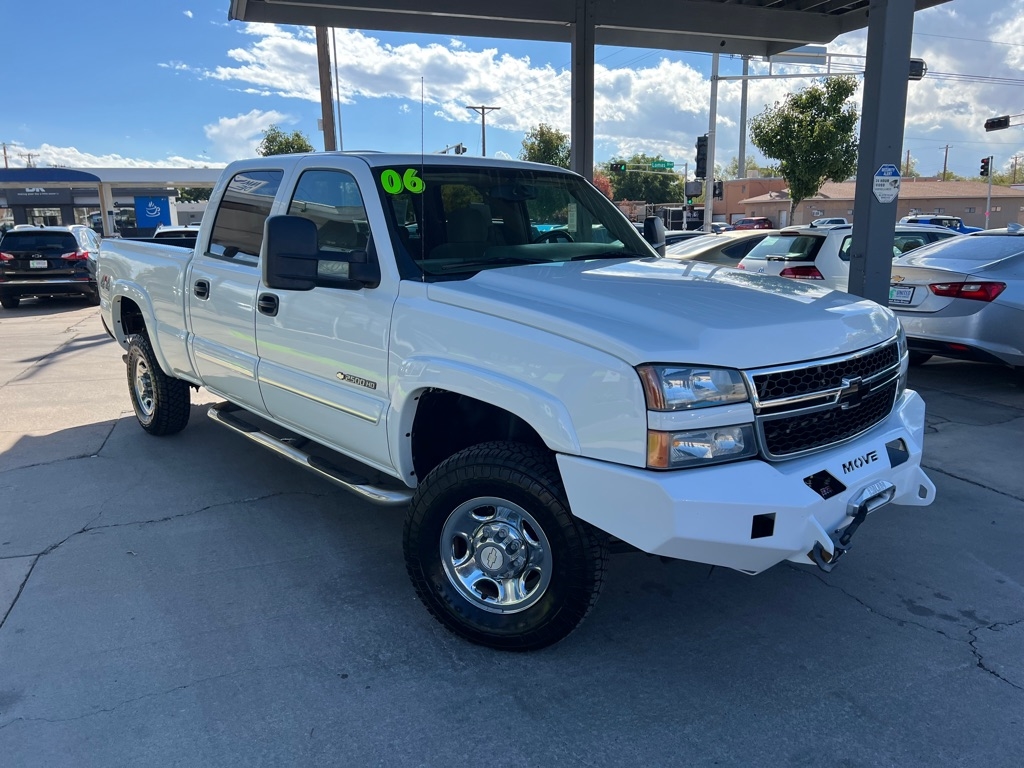 Chevrolet Silverado 2500HD LS Crew Cab 4WD 2006 Chevrolet Silverado 2500HD LS Crew Cab 4WD 2006
