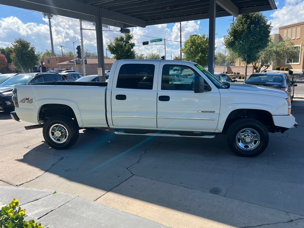 Chevrolet Silverado 2500HD LS Crew Cab 4WD 2006 Chevrolet Silverado 2500HD LS Crew Cab 4WD 2006