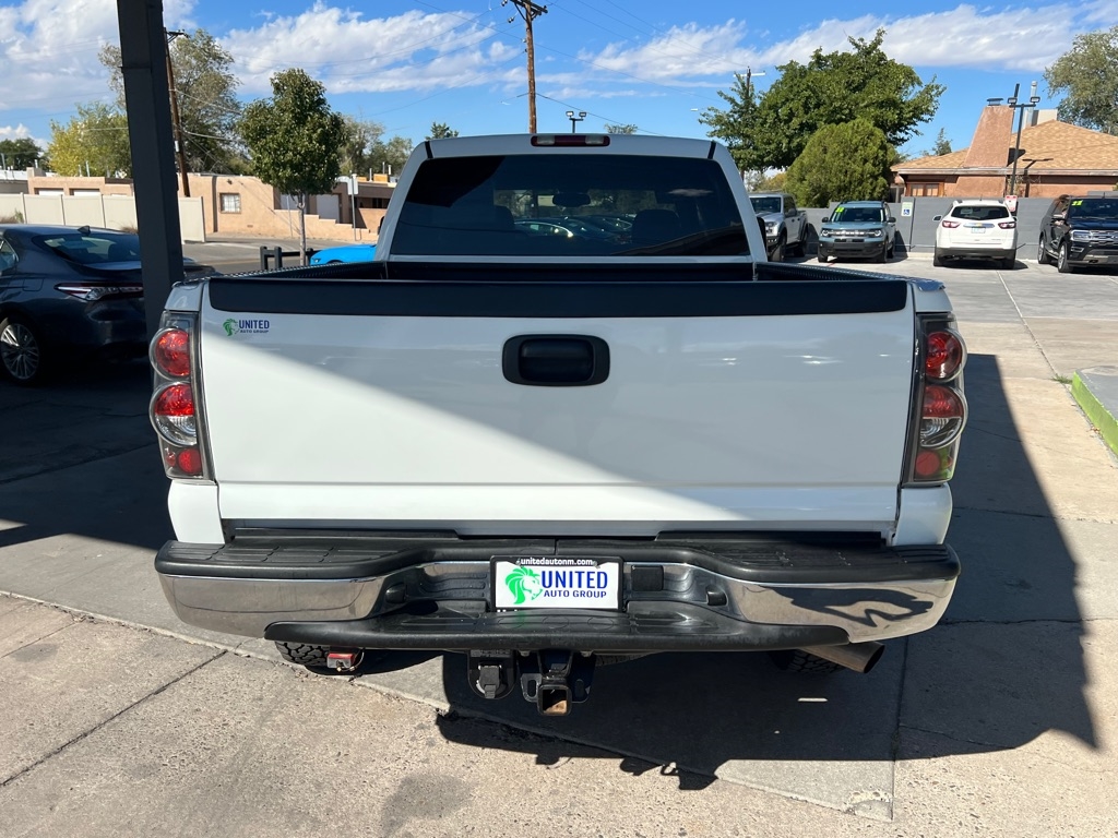 Chevrolet Silverado 2500HD LS Crew Cab 4WD 2006 Chevrolet Silverado 2500HD LS Crew Cab 4WD 2006