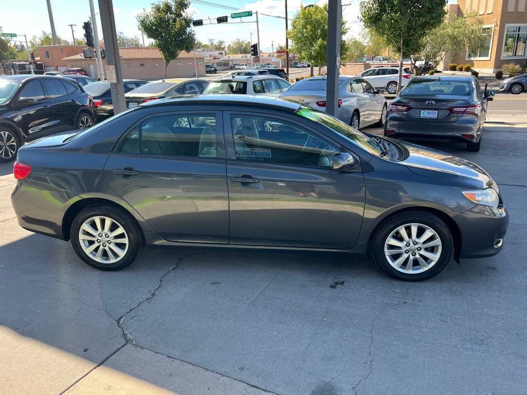 Toyota Corolla Base 5-Speed MT 2010 Toyota Corolla Base 5-Speed MT 2010