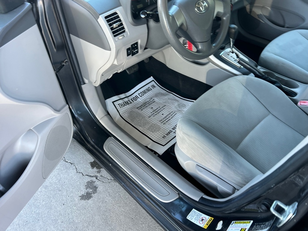 Toyota Corolla Base 5-Speed MT 2010 Toyota Corolla Base 5-Speed MT 2010