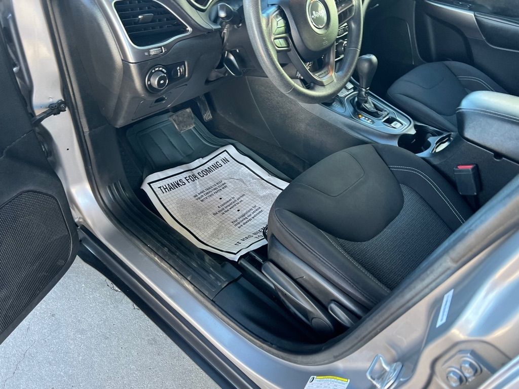 Jeep Cherokee Latitude 4WD 2019 Jeep Cherokee Latitude 4WD 2019