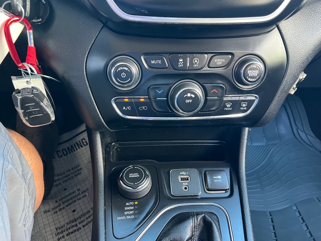 Jeep Cherokee Latitude 4WD 2019 Jeep Cherokee Latitude 4WD 2019