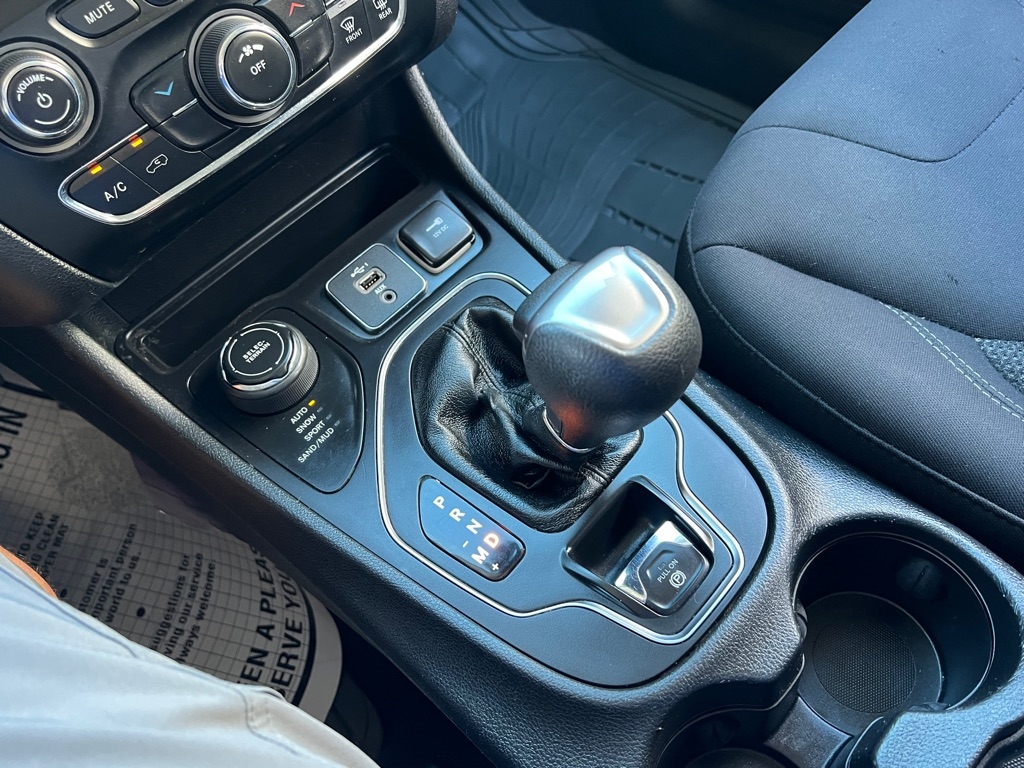 Jeep Cherokee Latitude 4WD 2019 Jeep Cherokee Latitude 4WD 2019