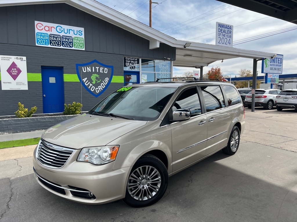 2013 Chrysler Town & Country Touring-L
