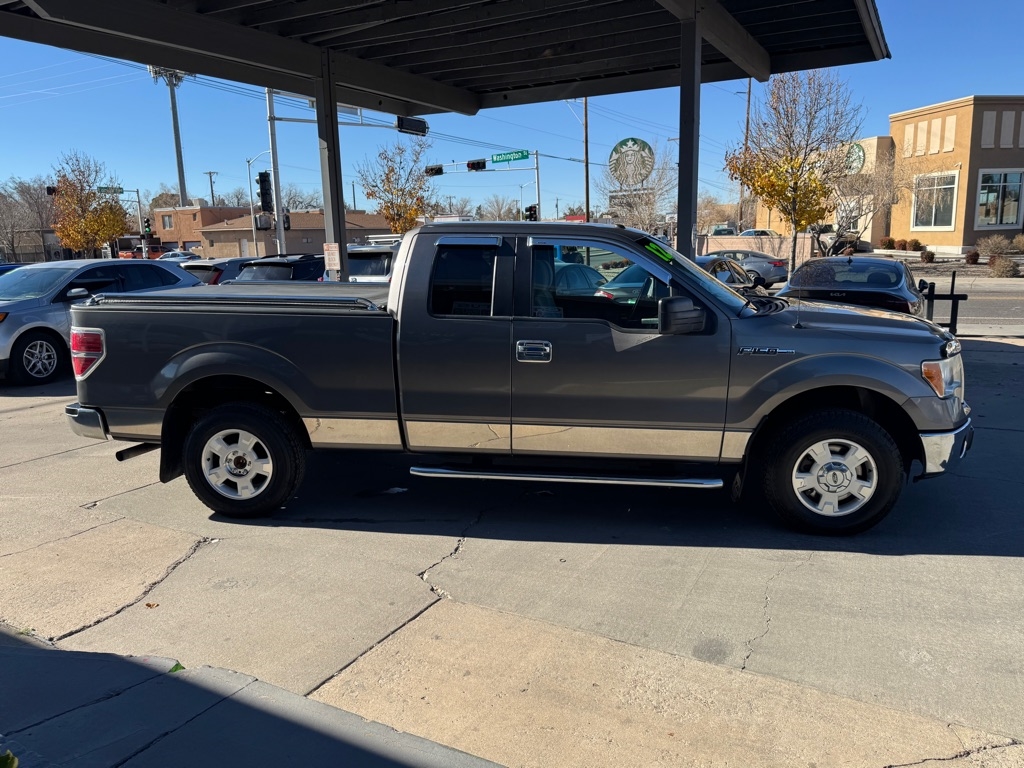 Ford F-150 XL SuperCab 8-ft. Bed 2WD 2012