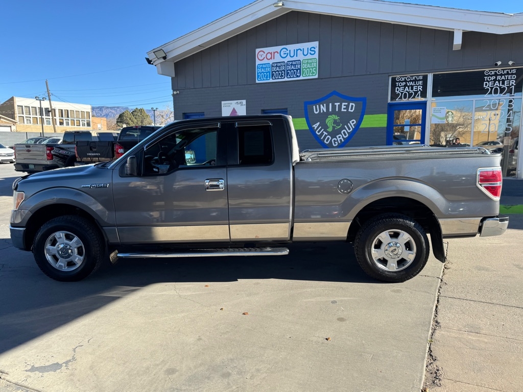 Ford F-150 XL SuperCab 8-ft. Bed 2WD 2012