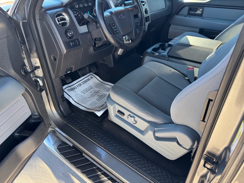 Ford F-150 XL SuperCab 8-ft. Bed 2WD 2012