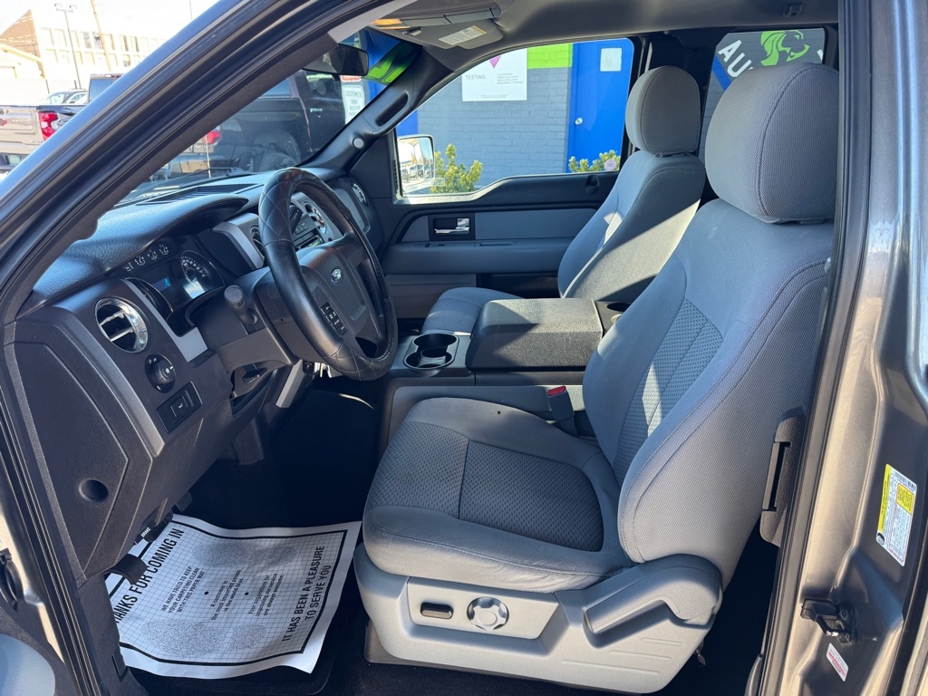 Ford F-150 XL SuperCab 8-ft. Bed 2WD 2012