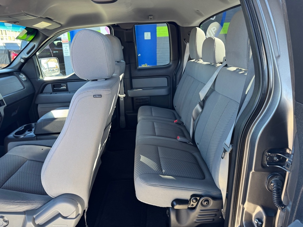 Ford F-150 XL SuperCab 8-ft. Bed 2WD 2012