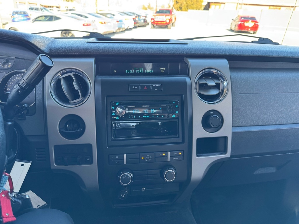 Ford F-150 XL SuperCab 8-ft. Bed 2WD 2012