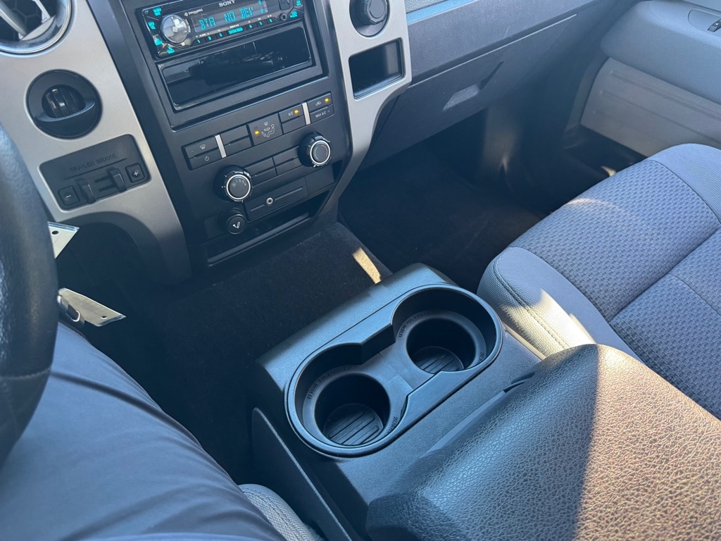 Ford F-150 XL SuperCab 8-ft. Bed 2WD 2012