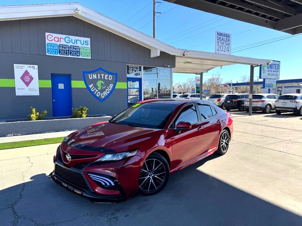 Toyota Camry SE 2021