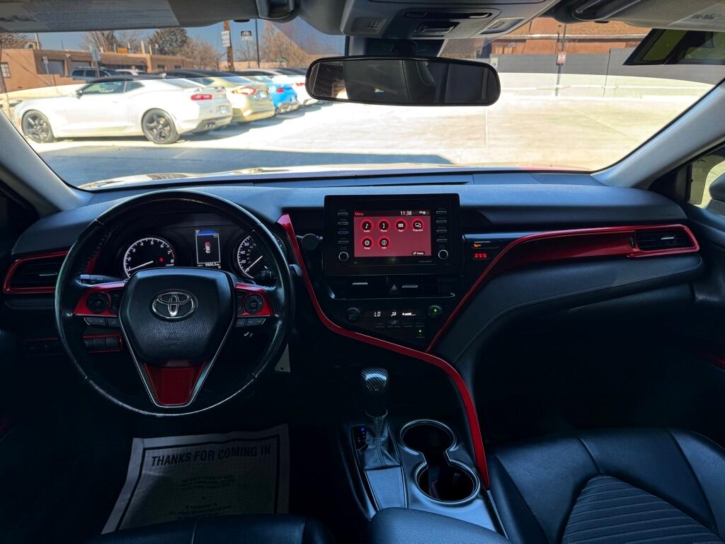 Toyota Camry SE 2021