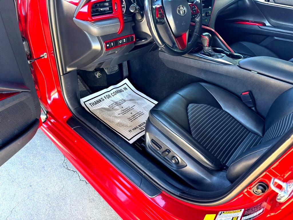 Toyota Camry SE 2021