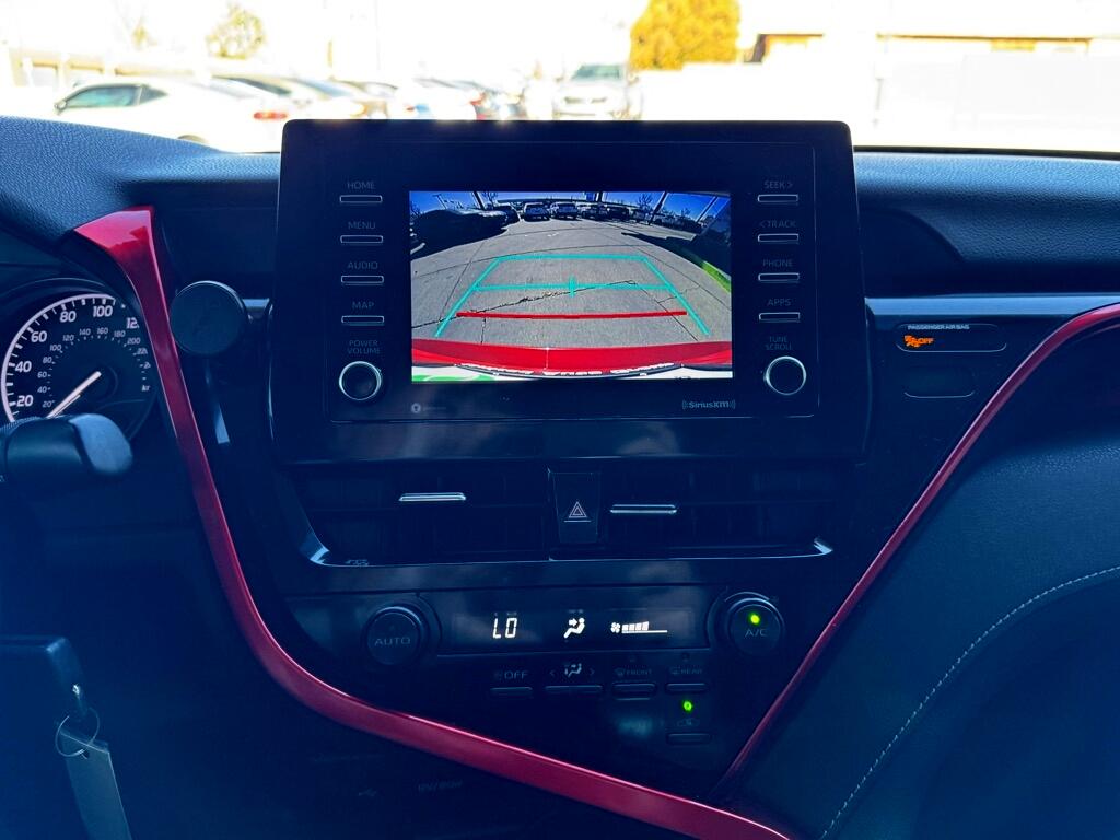 Toyota Camry SE 2021