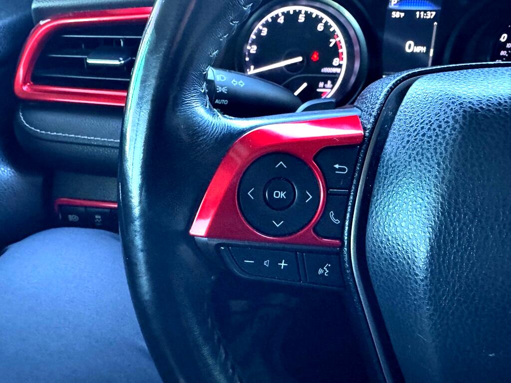 Toyota Camry SE 2021